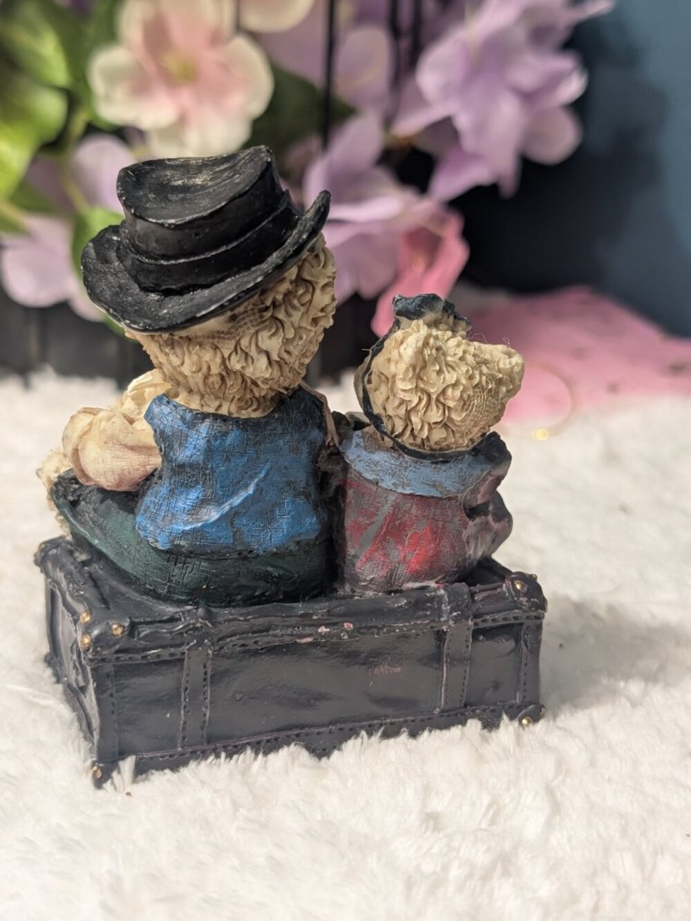 Vintage Traveling Teddy Bears on Suitcase Figurine - Picture 3 of 6